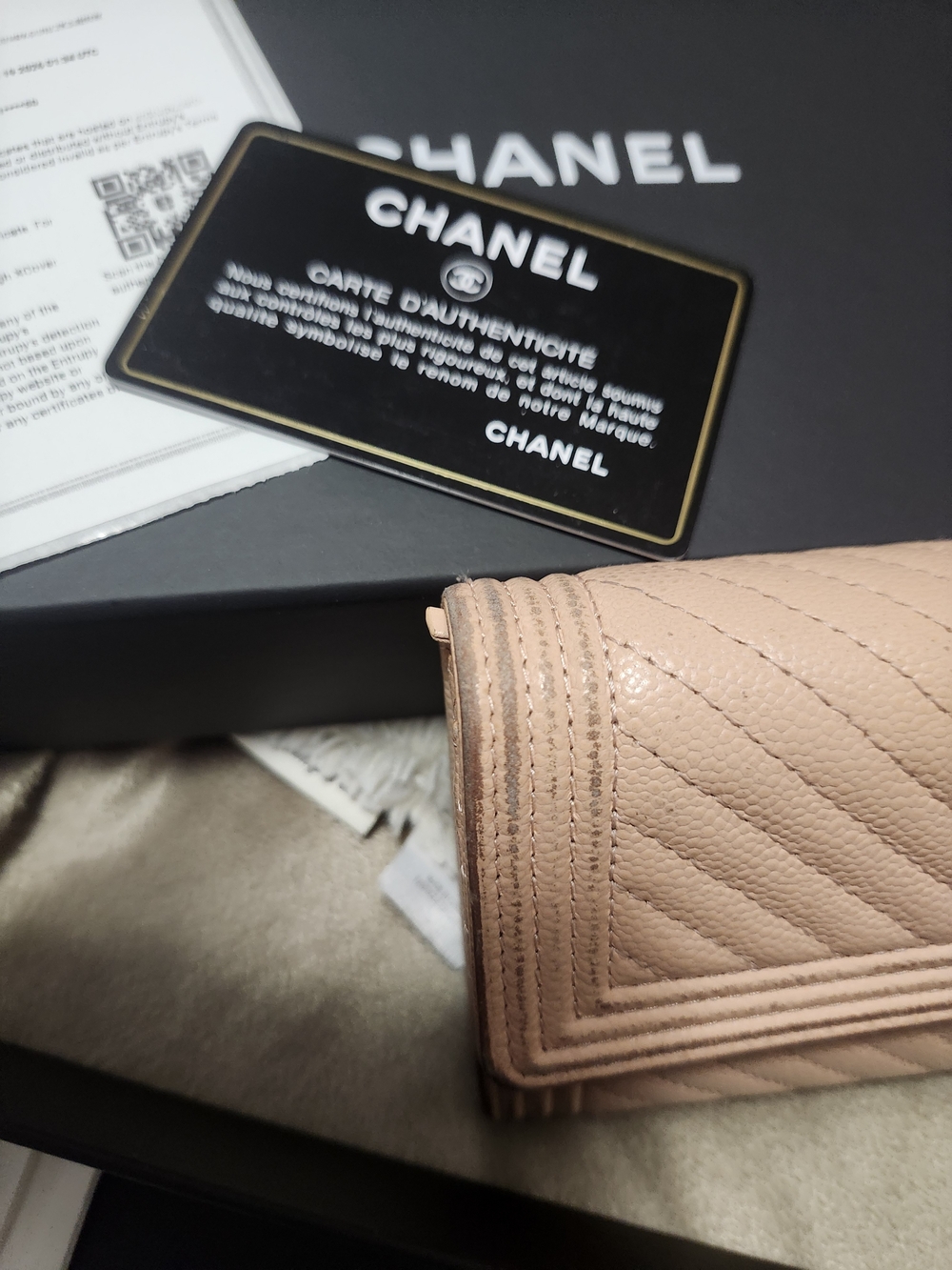CHANEL Blush Tan Folded Leather Wallet - Picture 5 of 12